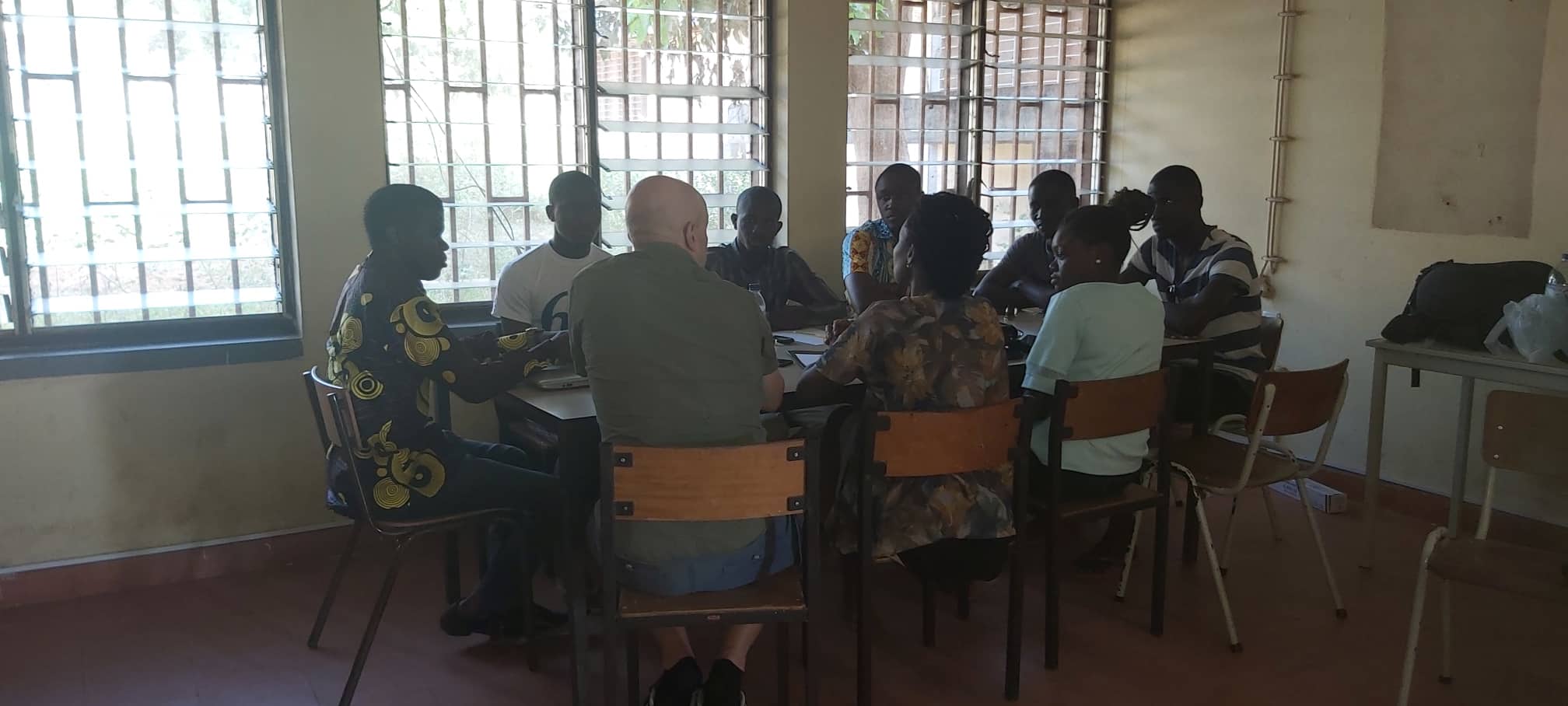 Reunión de planificación con la Associação Académica da Faculdade de Direito de Bissau