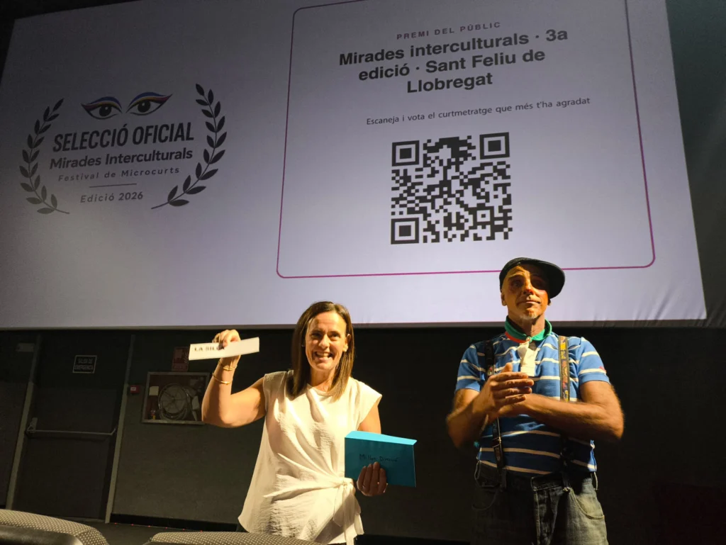 Anunci del Reconeixement a la Millor Direcció per a La Silla a la gala de Mirades Interculturals 2026