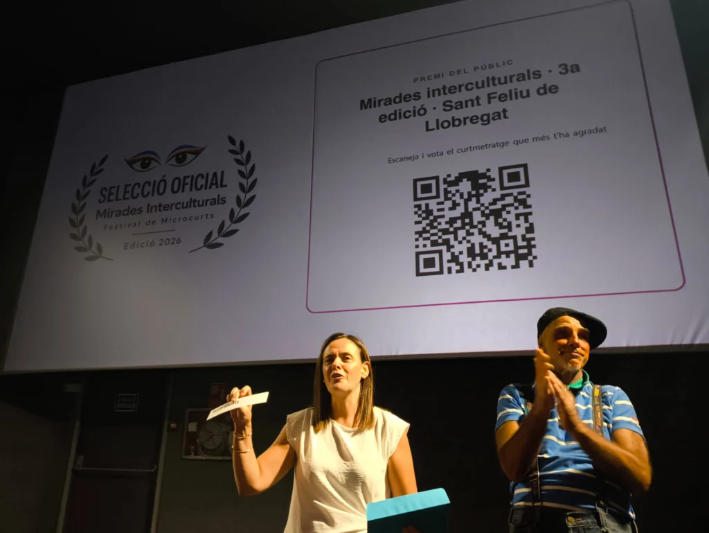 Anunci del Reconeixement a la Millor Producció per a Red Flag a la gala de Mirades Interculturals 2026